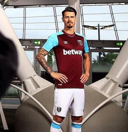 前曼联主帅:冯特为出场机会加盟一方 盼踢世界杯