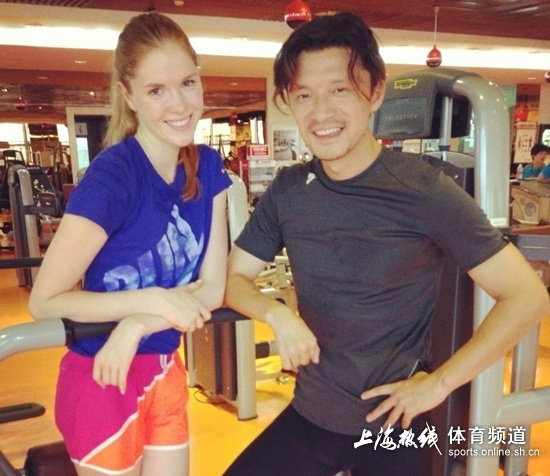 谢晖晒与前洋妞女友合影 疑旧情复燃已复合(组图)