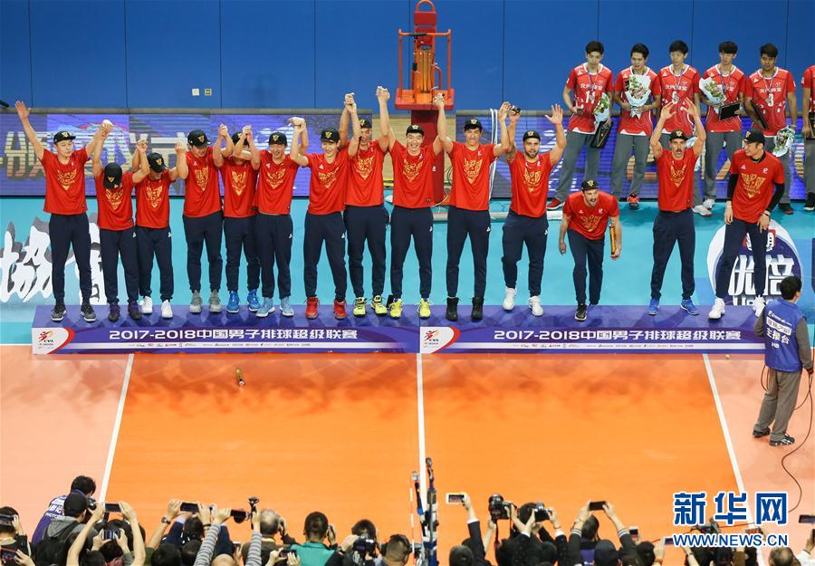 （体育）（3）排球——男排超级联赛：上海队夺冠