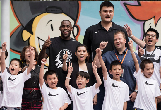 上海热线体育频道-- 打出名堂 詹姆斯上海行首