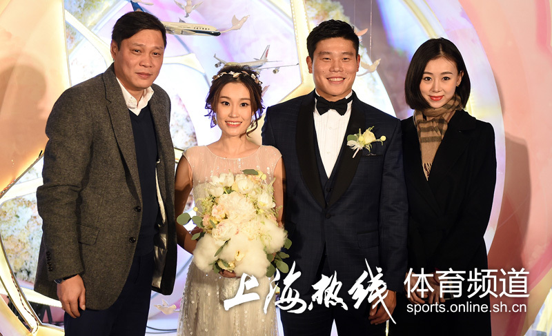 范志毅携女友道贺蔡惠康婚礼 透露明年完婚(组图)