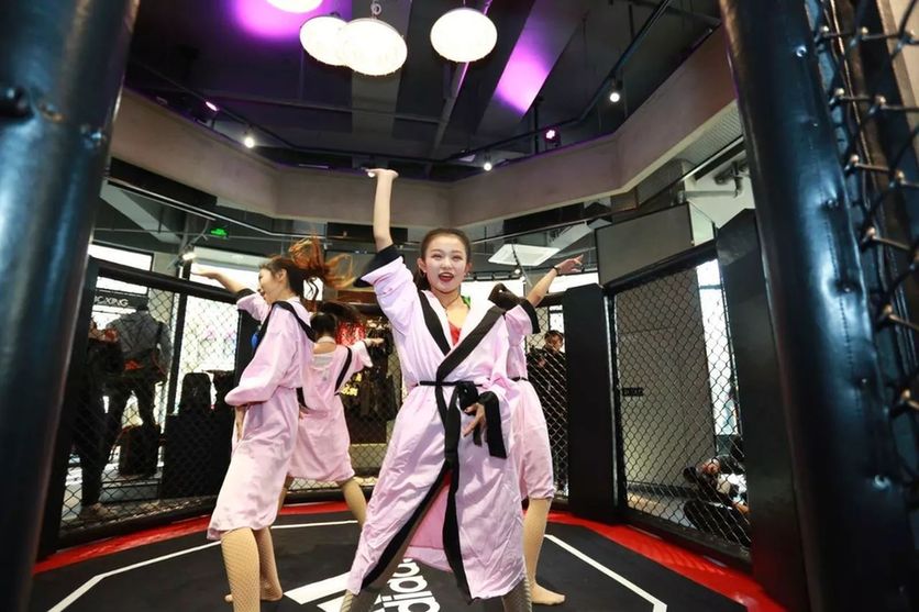 boxing/mma 燃情开业 奥运冠军陈一冰现身现场