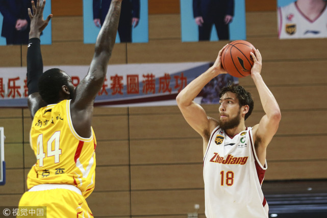 惠龙儿加盟同曦