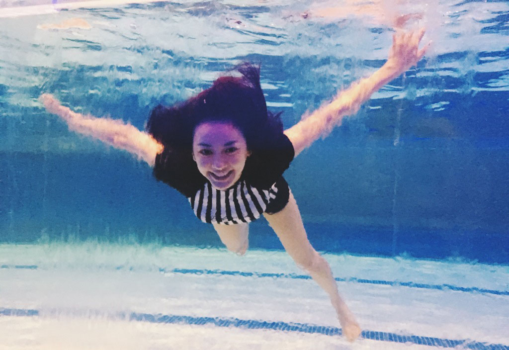 35岁却如元气少女 酷爱运动造就不老女神