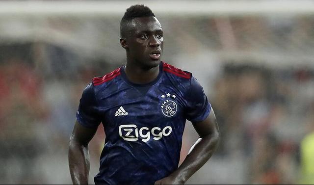 足坛  热刺官方宣布,球队已经与阿贾克斯就戴维森-桑切斯(davinson