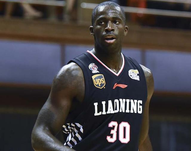 辽媒曝新援巴斯患幽闭恐惧症 经纪人陪护克服困难