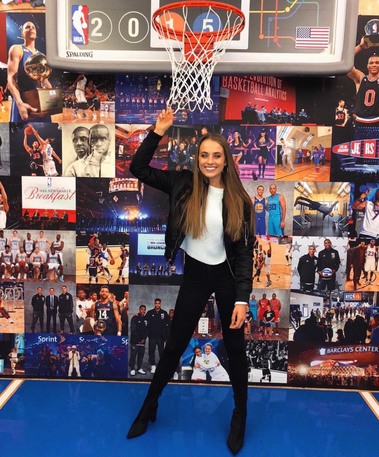 2k美女主播瑞秋打球美照蜂腰美腿笑容迷人组图