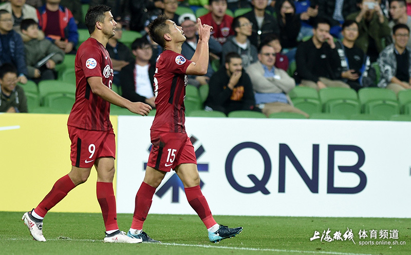 林创益破门收获上港生涯首球遭埃神夹头杀组图