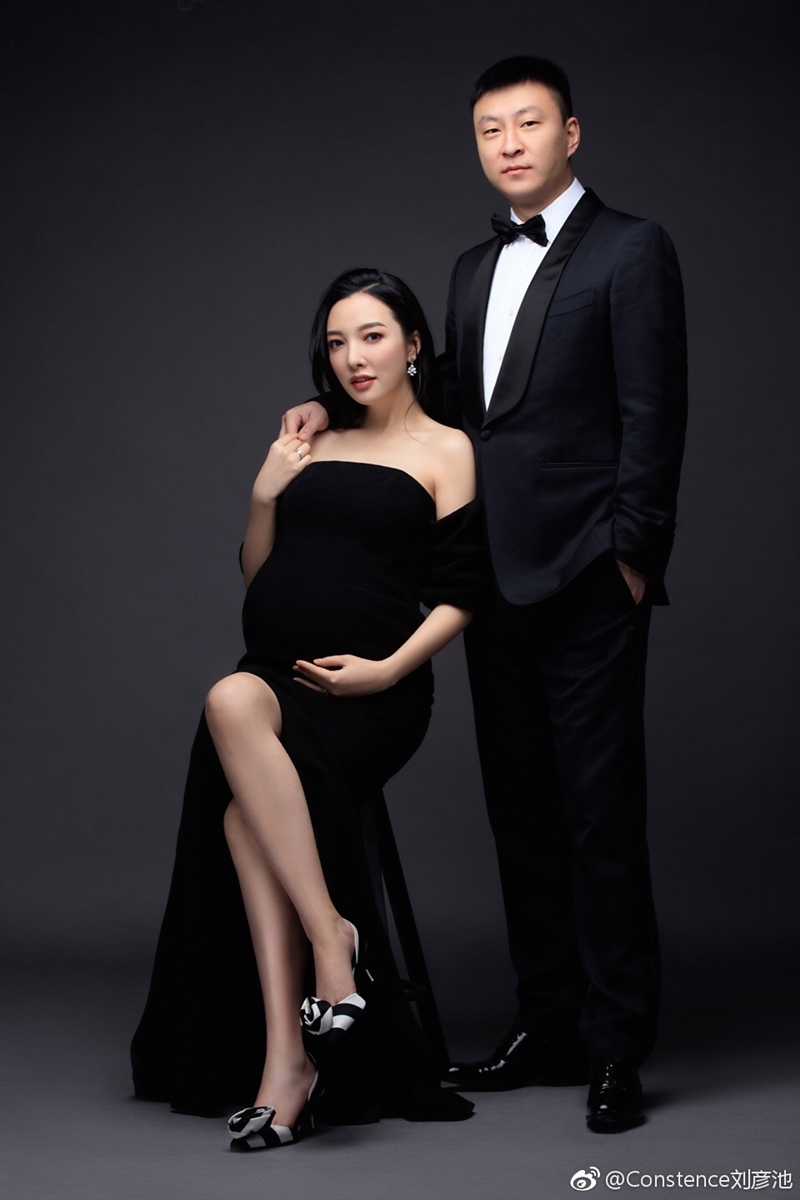 王励勤前女友爱女诞生取名小彩虹母爱泛滥组图