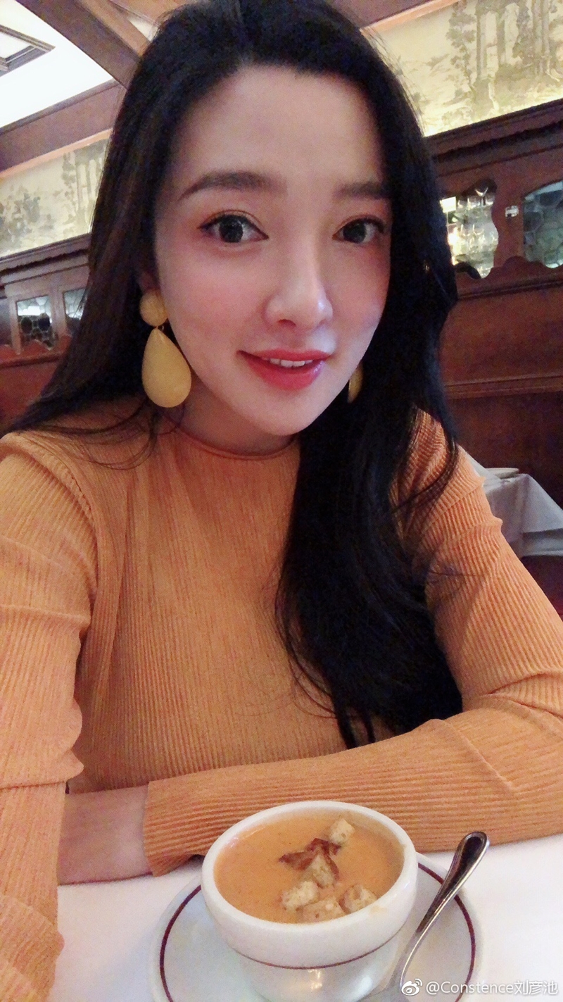 王励勤前女友爱女诞生 取名小彩虹母爱泛滥(组图)