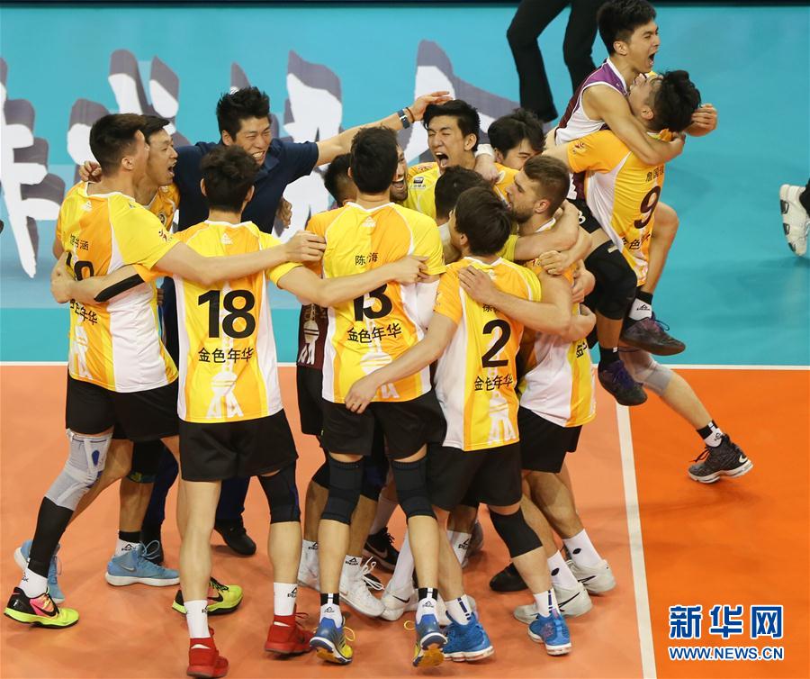 （体育）（4）排球——男排超级联赛：上海队夺冠