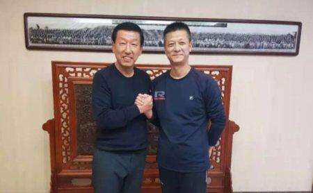 图说：天津权健队主帅崔康熙是韩国功勋级教练，但他的执教前景充满疑云。