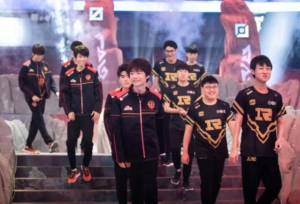 FPX夺冠新王登基!LPL夏季赛总决赛FPX3-1胜RNG夺首冠——上海热线体育频道