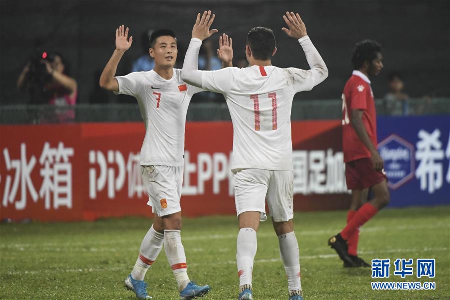 （体育）（7）足球——世界杯预选赛：中国胜马尔代夫