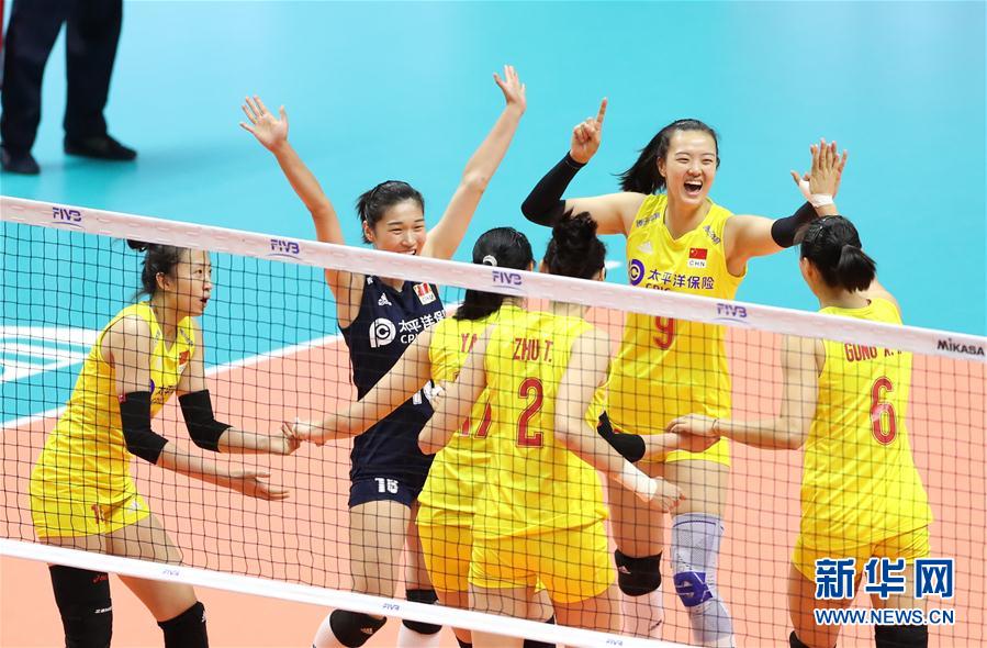 （体育）（3）排球——女排世界杯：中国队战胜美国队 