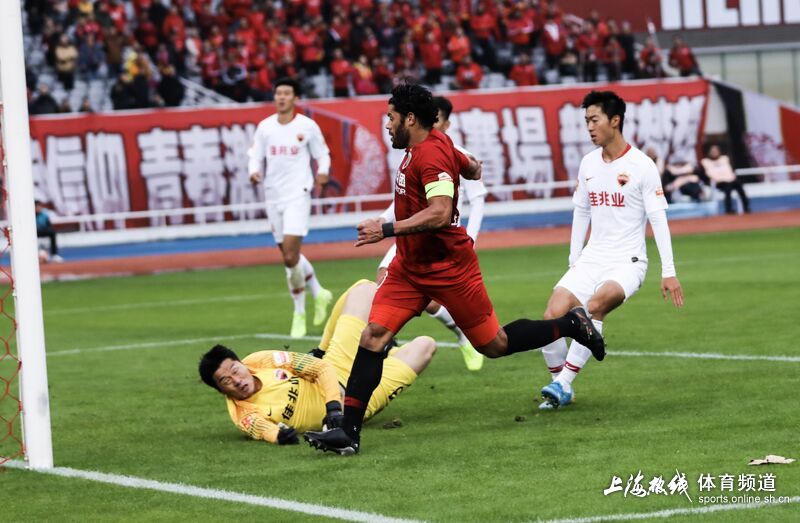 法兰克福3-0大胜门兴格拉德巴赫,克瑙夫建功,阿迈穆尼-埃奇古亚布破门