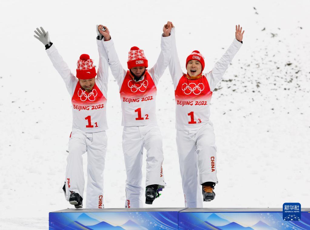 中国队自由式滑雪混合团体摘银 三位"四朝元老"不弃追梦