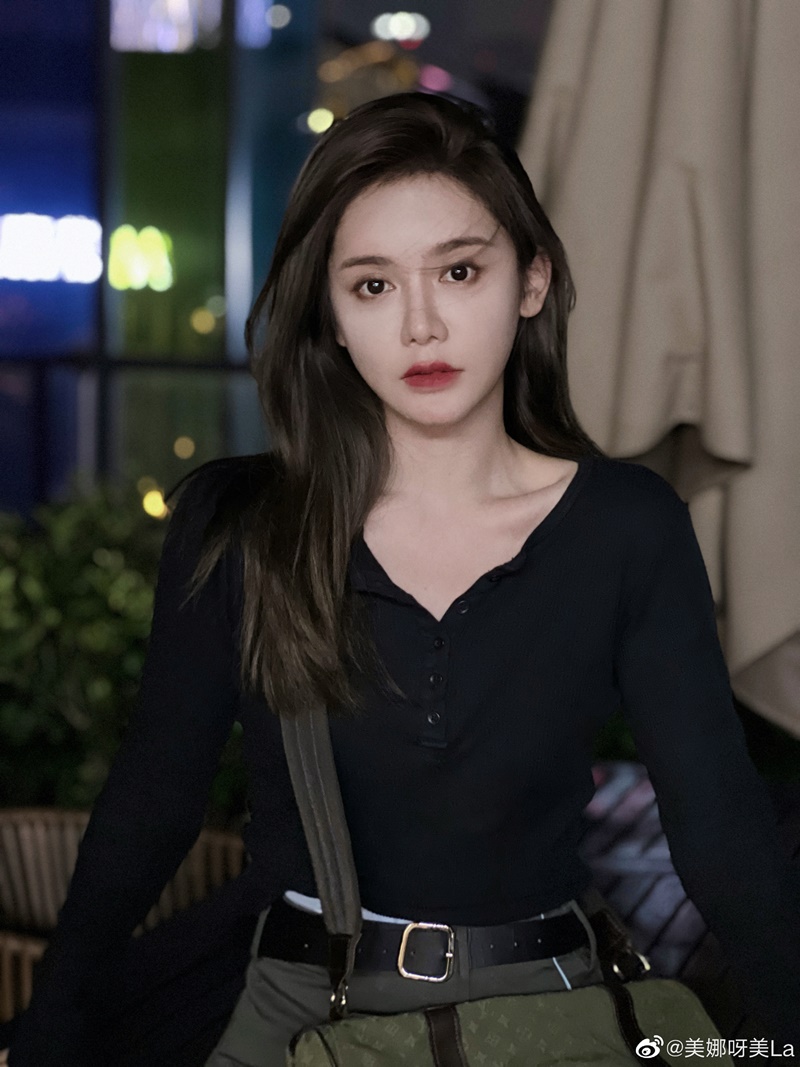 篮球主播美娜晒黑夜大片 乌珠顾盼楚楚动人(组图)——上海热线体育频道
