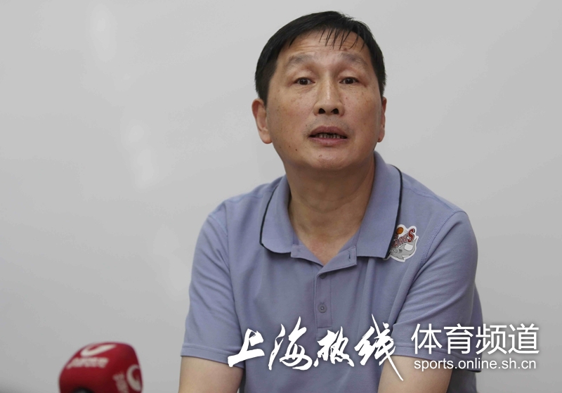 上海男篮总教练王群