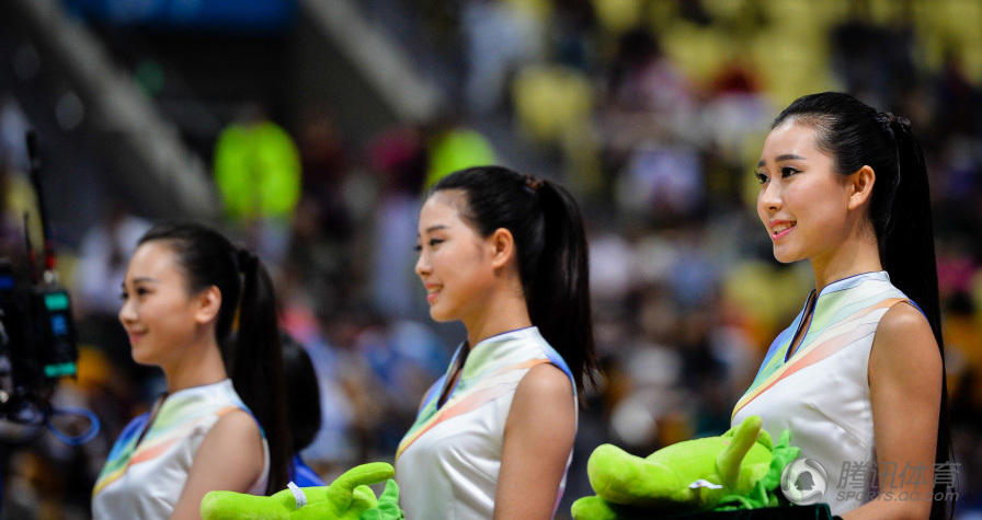 画面太美青运会礼仪小姐亮相一笑惹人醉组图