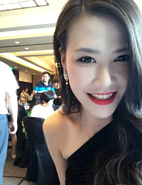 最美女国手秀白皙长腿 曾登"非诚"寻爱未果(组图)