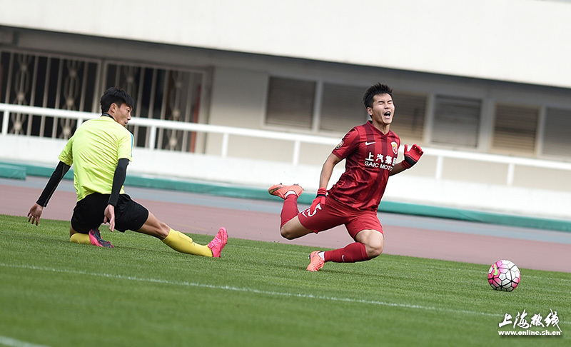 吕文君埃弗拉双双破门 上港2比0胜内蒙古中优(图)