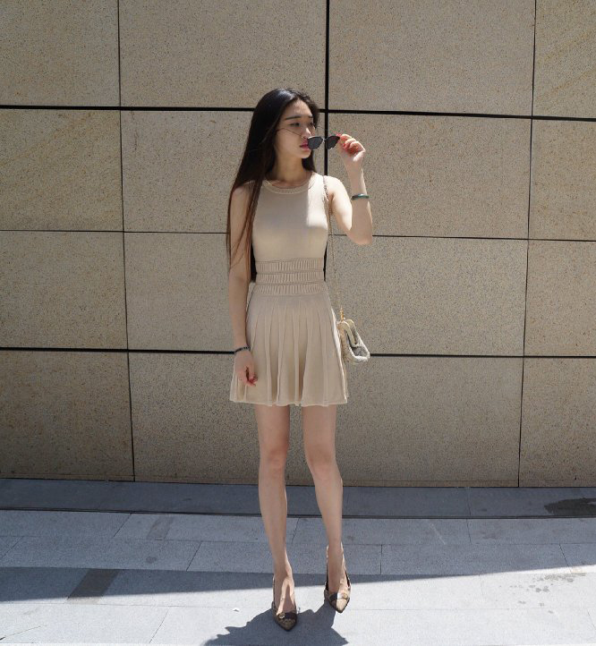 寻找下一个樊玲!欧洲杯足球宝贝选拔性感来袭(图)